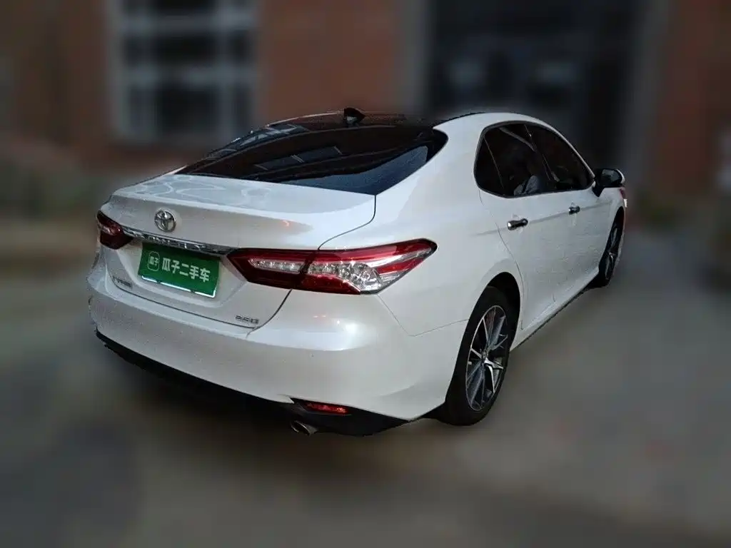 Toyota Camry — миниатюра 4