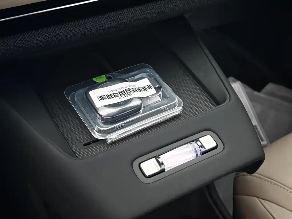 Volvo XC70 PHEV — миниатюра 15