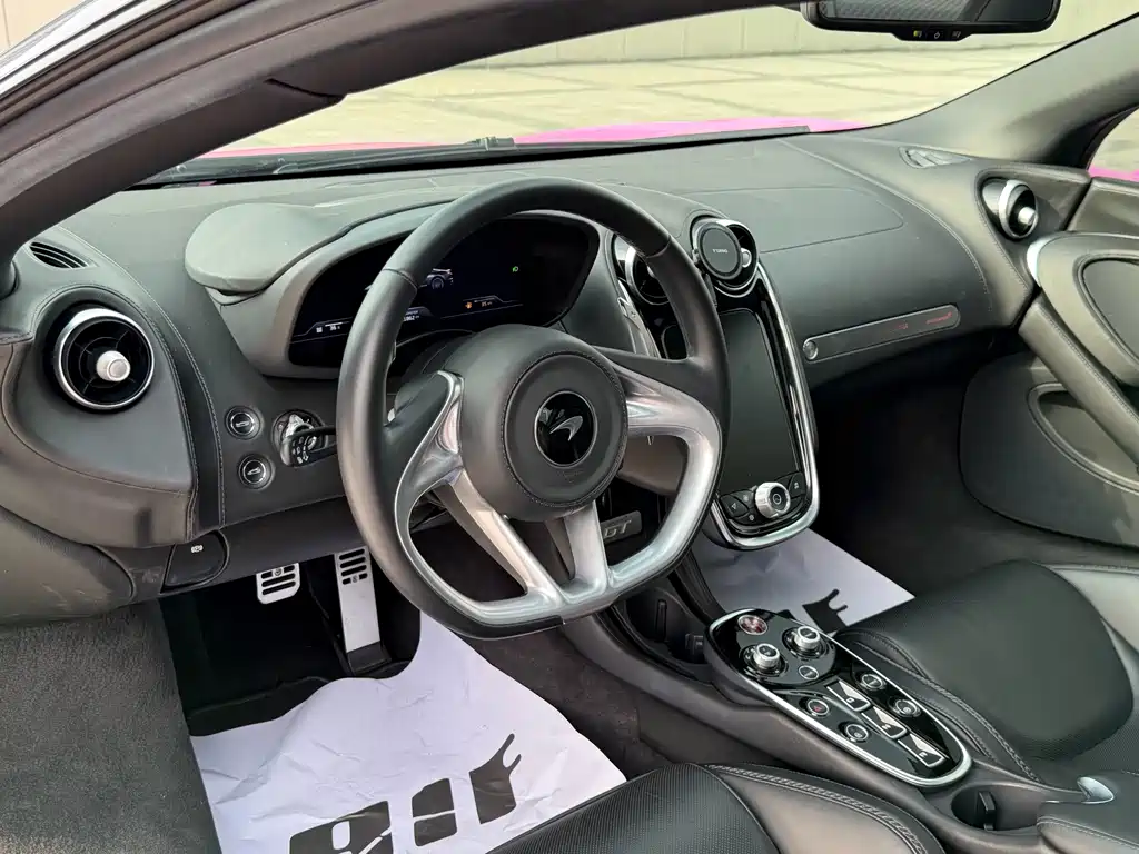 McLaren GT — миниатюра 8