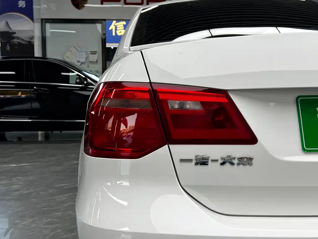 Volkswagen Jetta — миниатюра 10