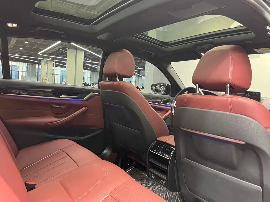 BMW 5 Series — миниатюра 22