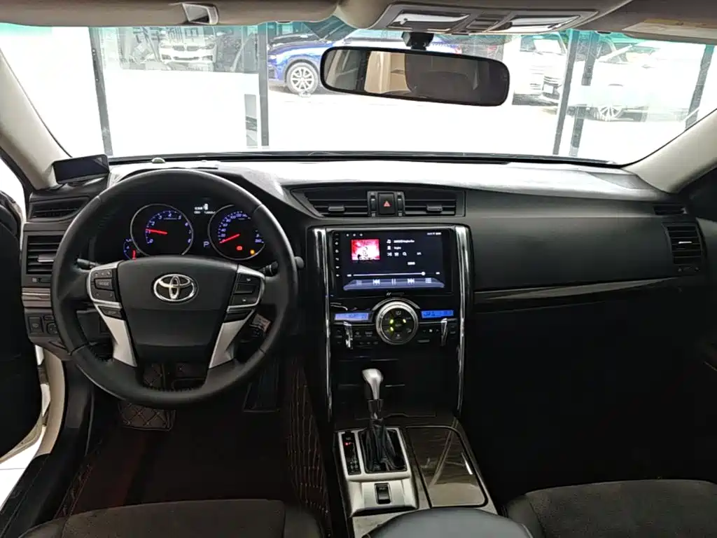 Toyota Reiz — миниатюра 10