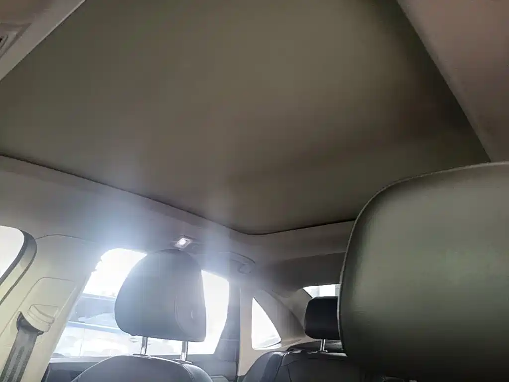 Volkswagen Sagitar — миниатюра 18