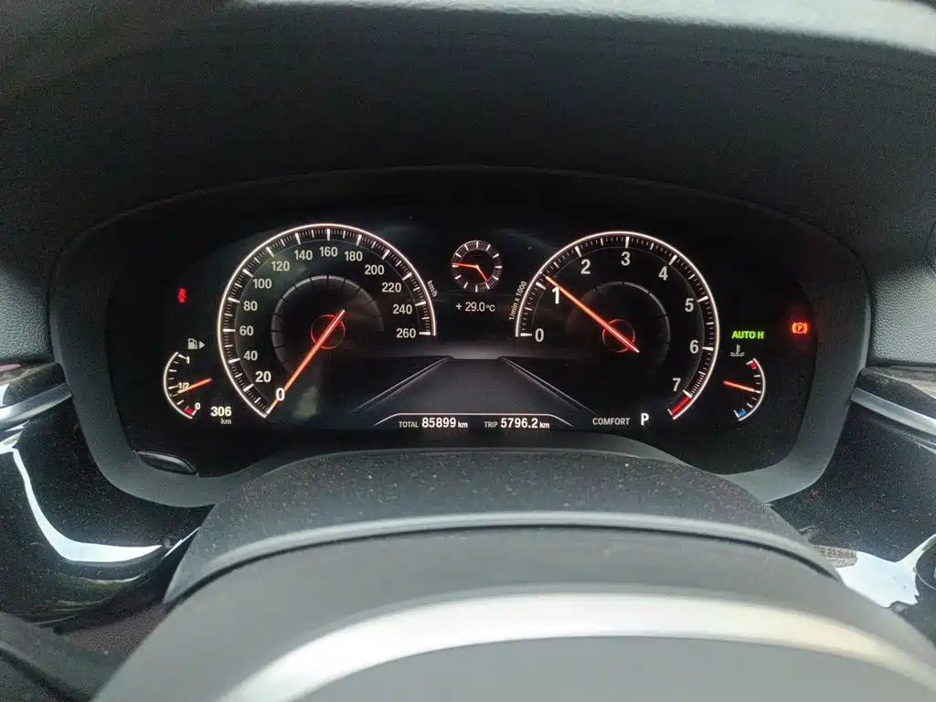 BMW 5 Series — миниатюра 7