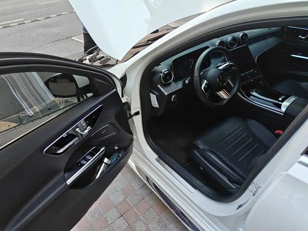 Mercedes-Benz C-Class — миниатюра 12