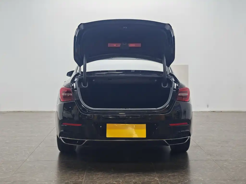 Hongqi Hongqi H5 — миниатюра 13
