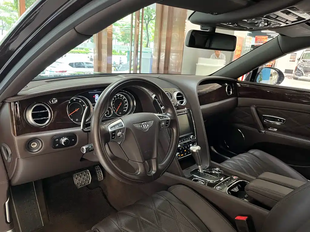 Bentley Flying Spur — миниатюра 10
