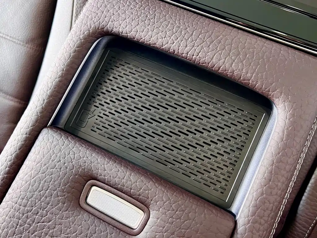Mercedes-Benz GLS — миниатюра 23
