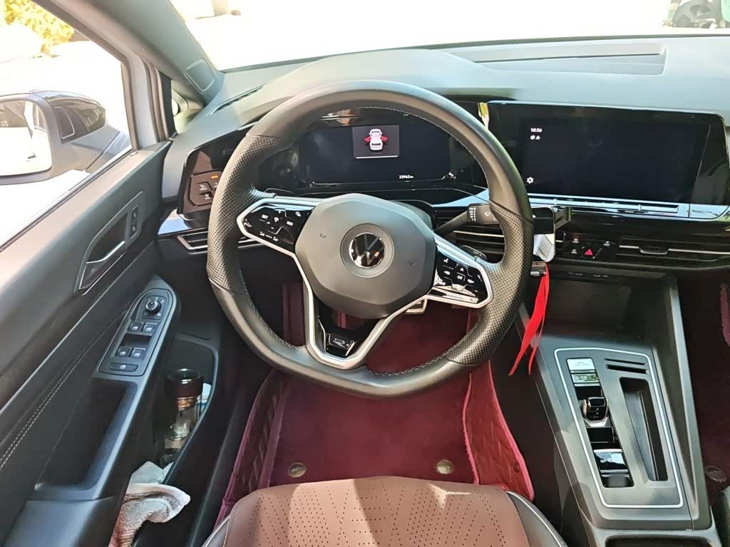 Volkswagen Golf 1.4 л 2022 г. Белый, пробег 23900 км
