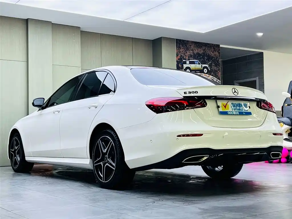 MERCEDES-BENZ E CLASS