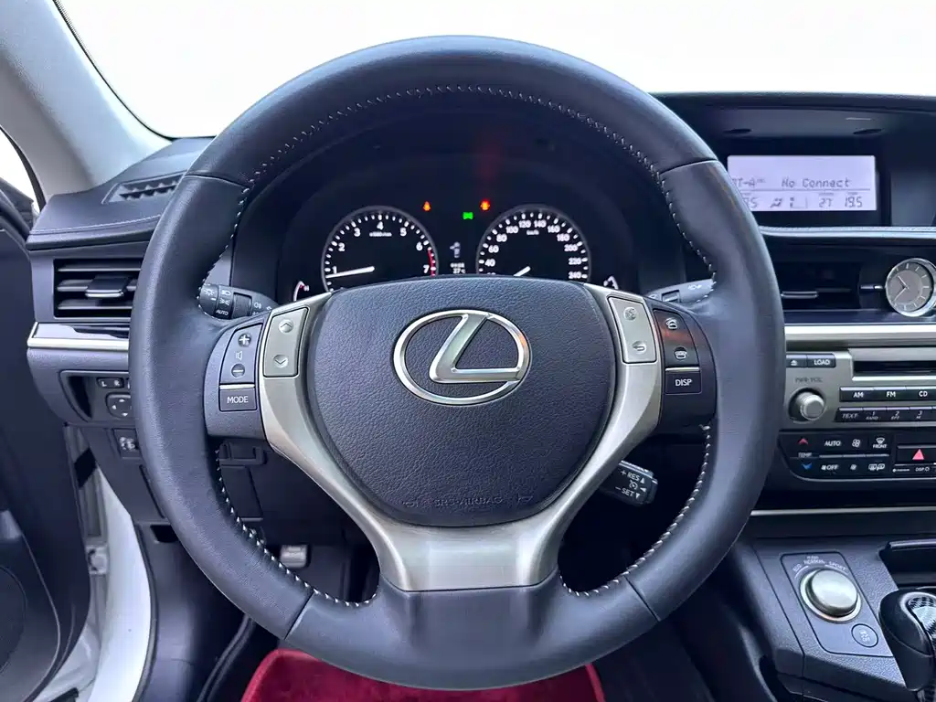 Lexus ES — миниатюра 10