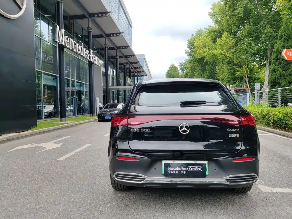 Mercedes-Benz EQE SUV — миниатюра 15