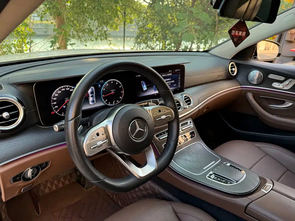 Mercedes-Benz E-Class — миниатюра 15