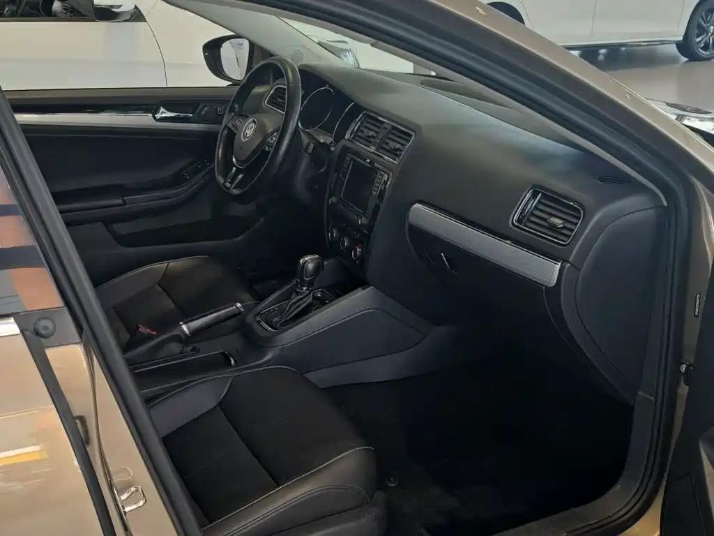 Volkswagen Sagitar — миниатюра 7