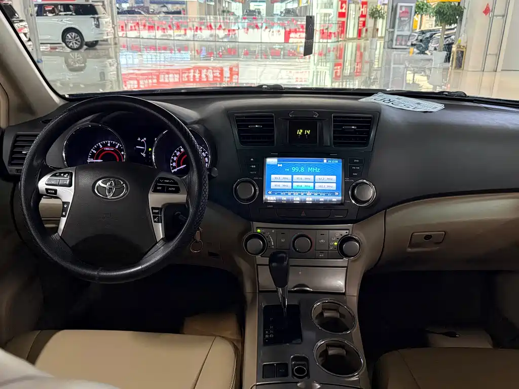 Toyota Highlander — миниатюра 9