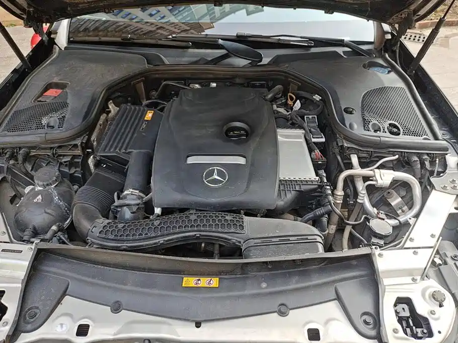 Mercedes-Benz E-Class — миниатюра 10
