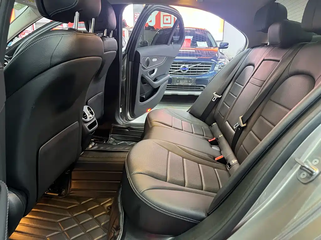 Mercedes-Benz C-Class — миниатюра 10