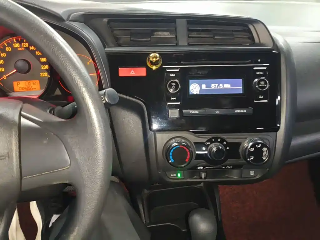 Honda Fit — миниатюра 13