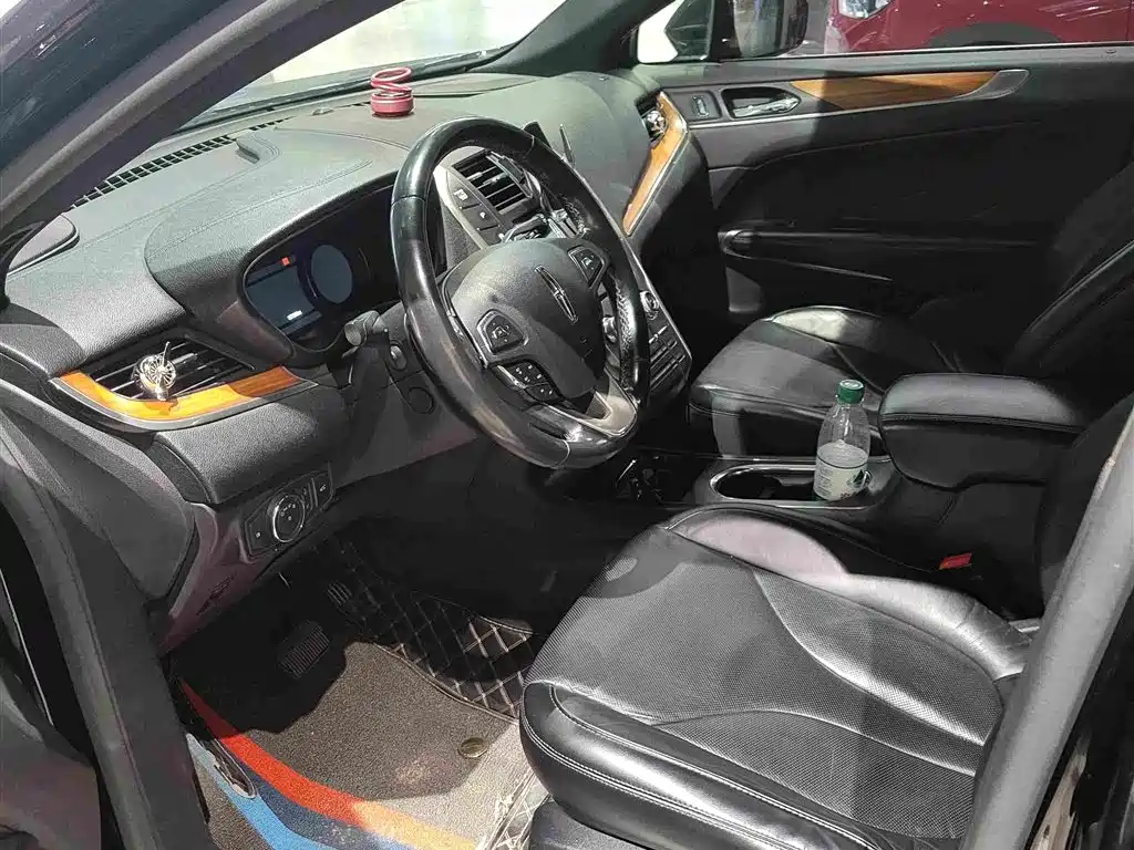 Lincoln MKC — миниатюра 7