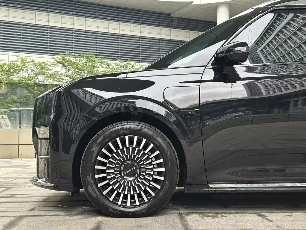 Zeekr 009 2024 мест 108kWh