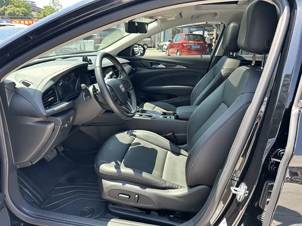 Buick Regal — миниатюра 12