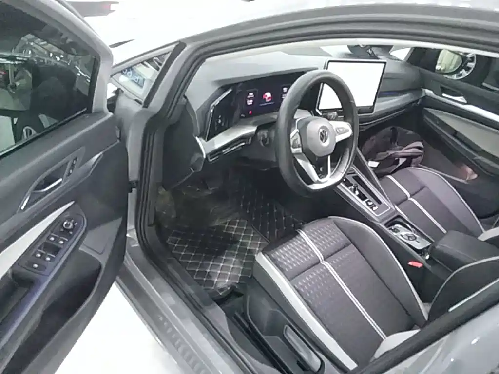 Volkswagen Golf — миниатюра 16