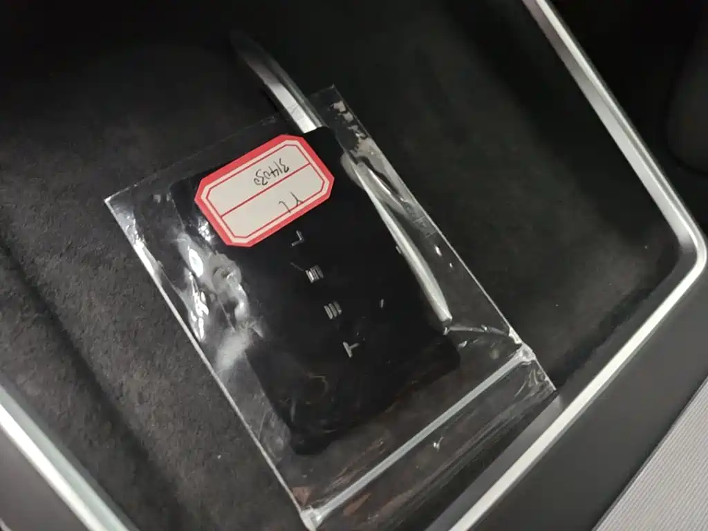 Tesla Model Y L — миниатюра 17