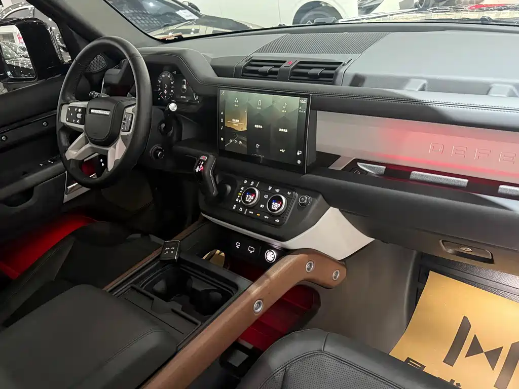 Land Rover Defender — миниатюра 6