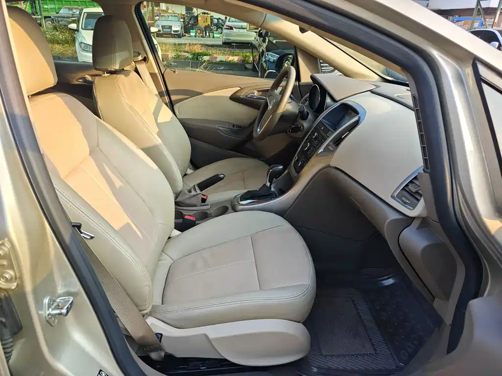 Buick Excelle — миниатюра 13