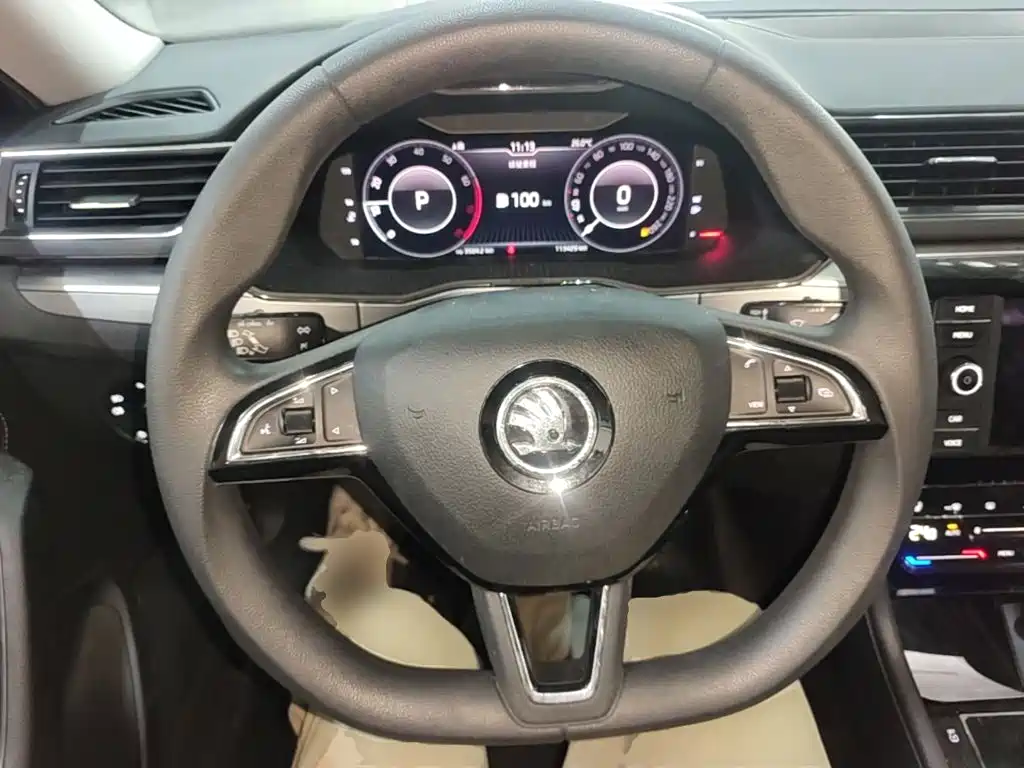 Skoda Superb — миниатюра 11