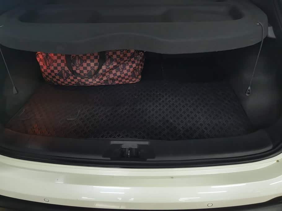 Nissan Qashqai 2.0 л 2023 г. Белый, пробег 40300 км