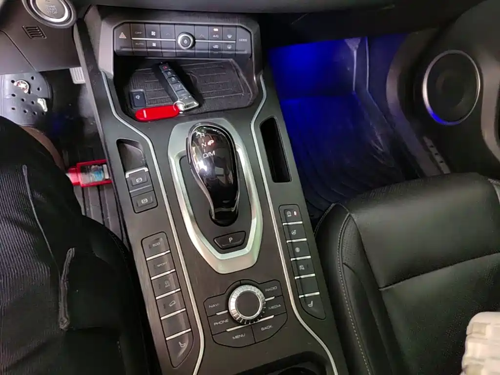 Wey Wey VV6 — миниатюра 14
