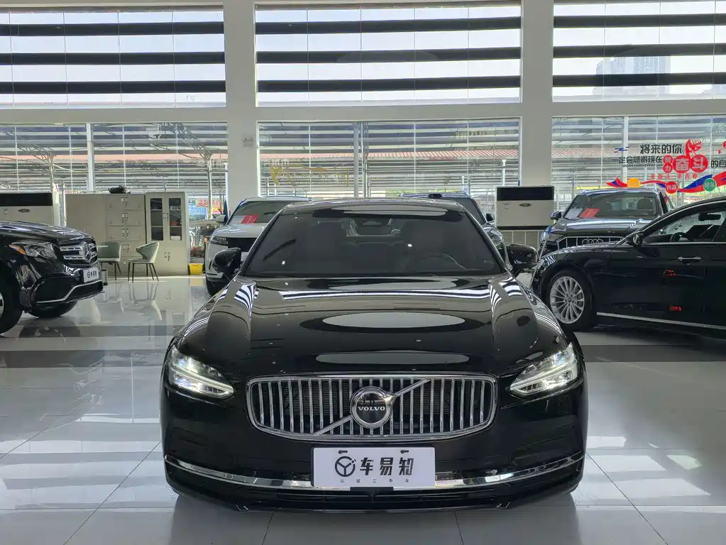 Volvo S90 2025 B5 Luxury