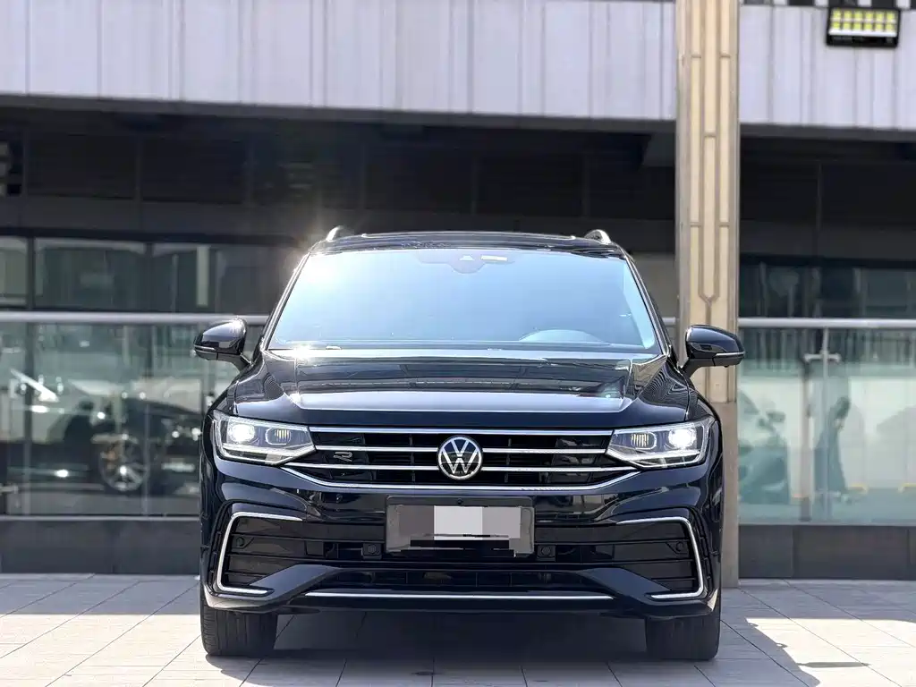 Volkswagen Tiguan L — миниатюра 2