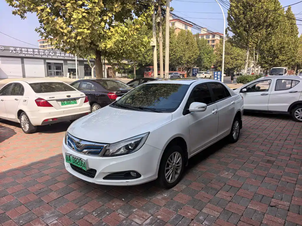 BYD e5