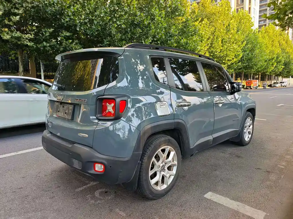 Jeep Renegade — миниатюра 3