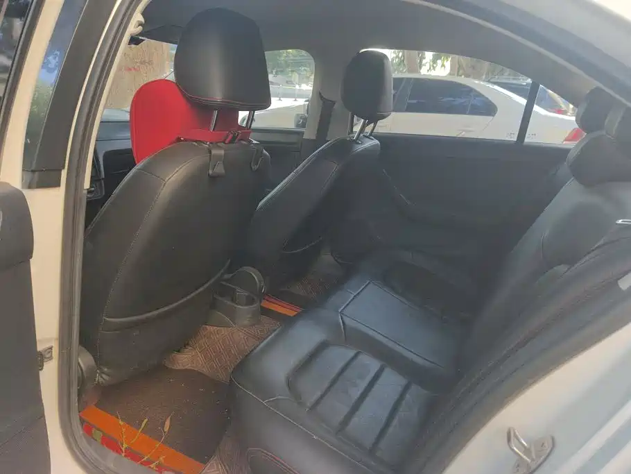 Volkswagen Santana — миниатюра 11