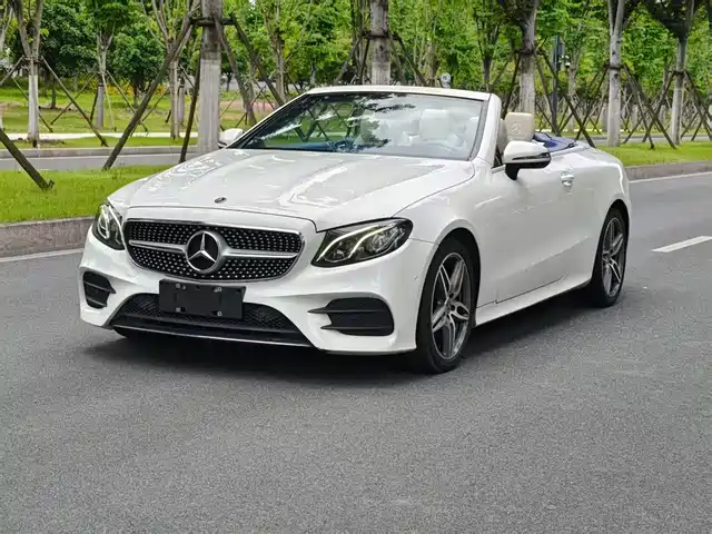 Mercedes-Benz E-Class 2018 E 200 4 MATIC — фото 1