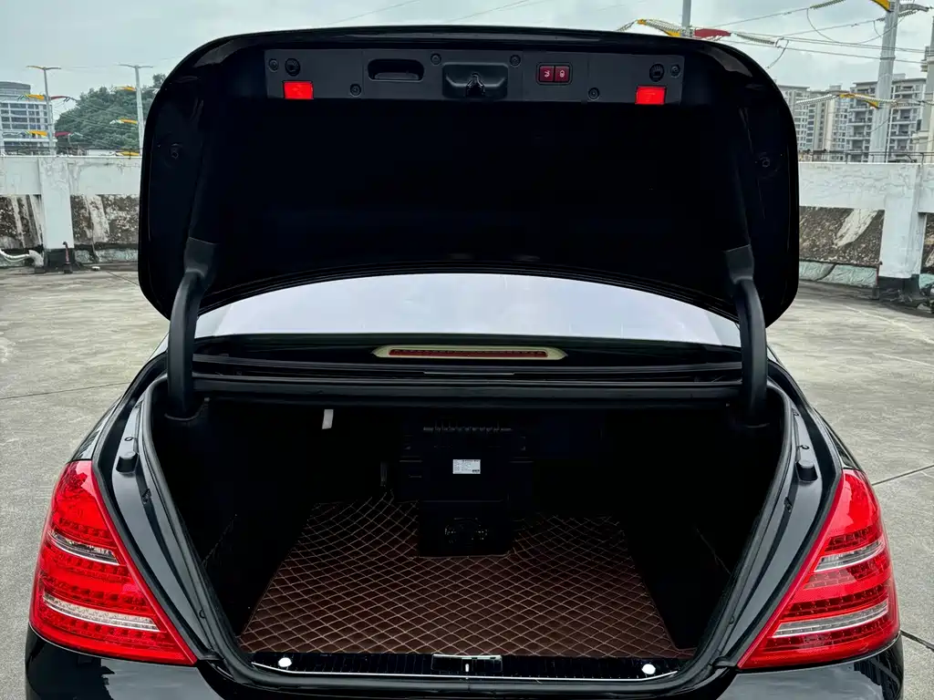 Mercedes-Benz S-Class — миниатюра 13