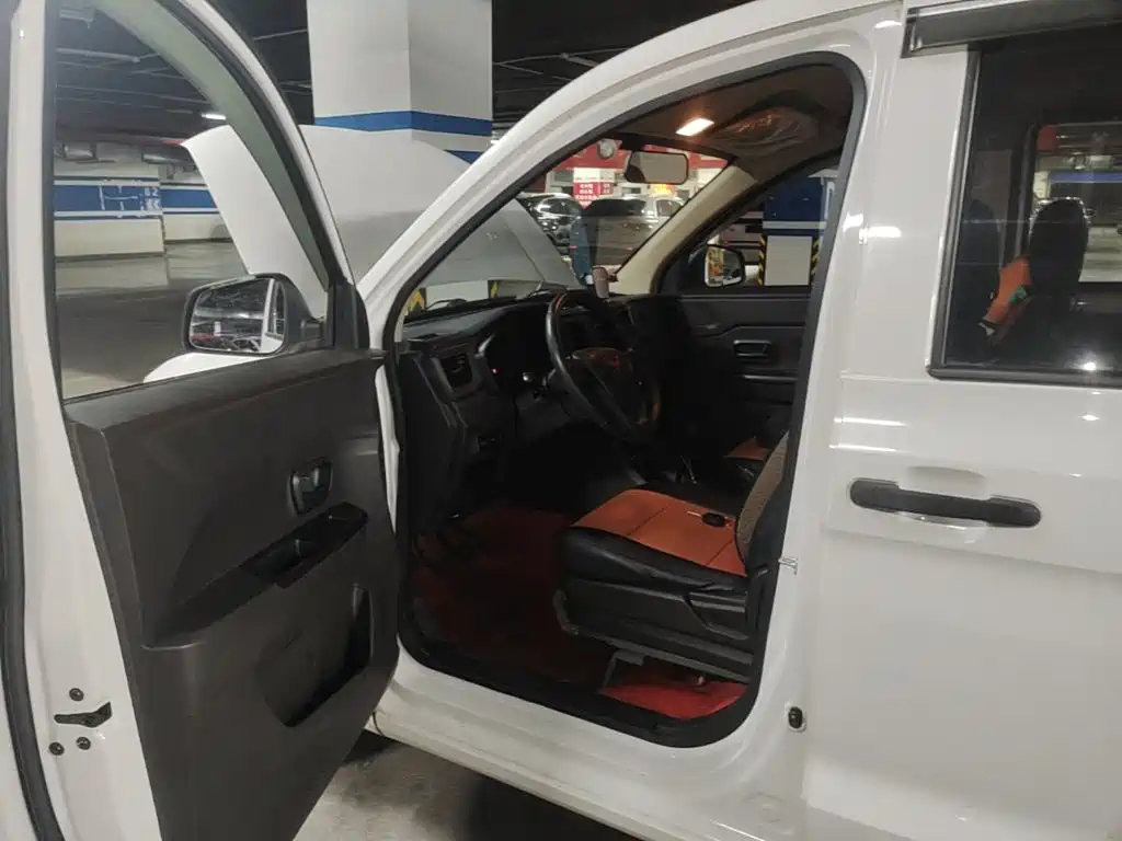 Wuling Hongguang V — миниатюра 19