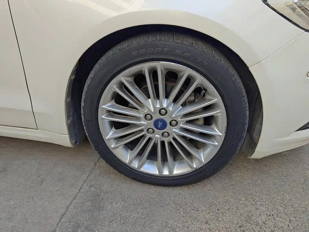 Ford Mondeo — миниатюра 9