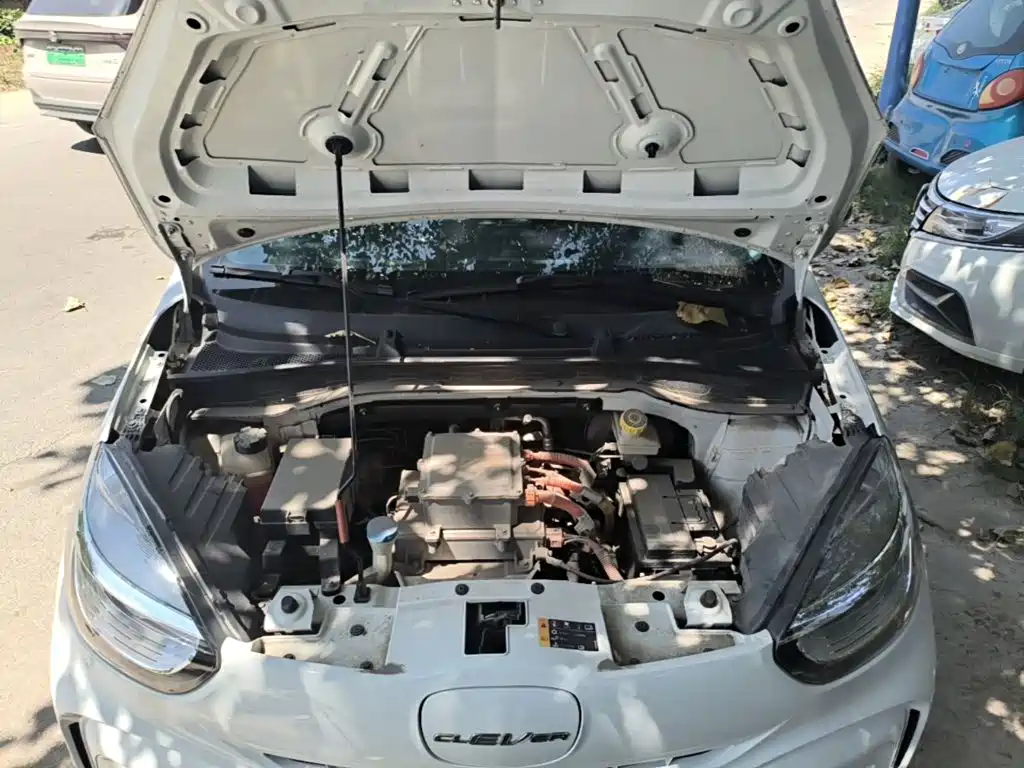 Roewe Clever — миниатюра 20