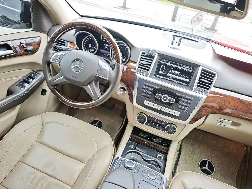Mercedes-Benz M-Class — миниатюра 8