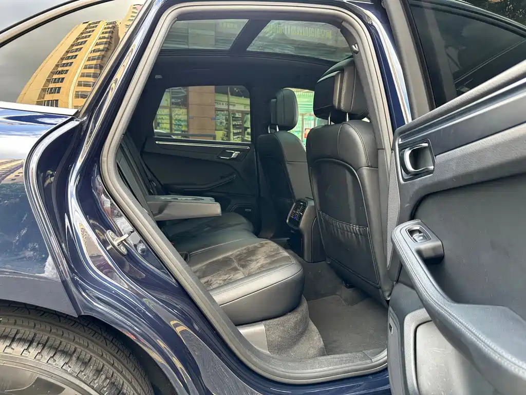 Porsche Macan — миниатюра 14