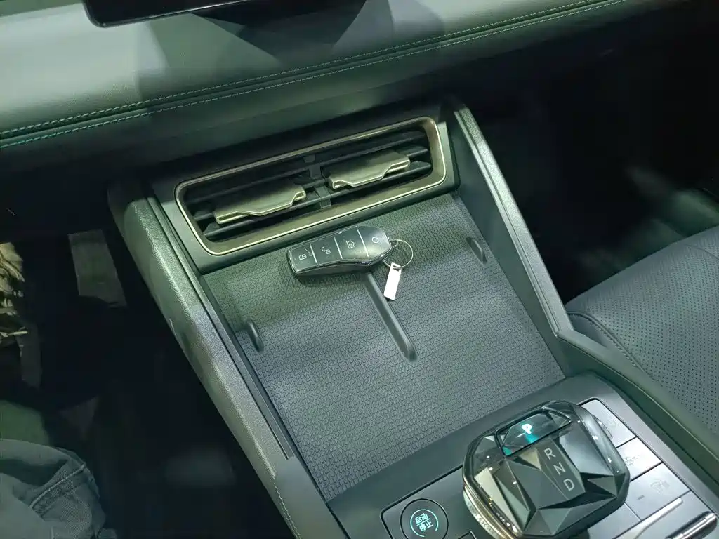 BYD Qin L — миниатюра 9