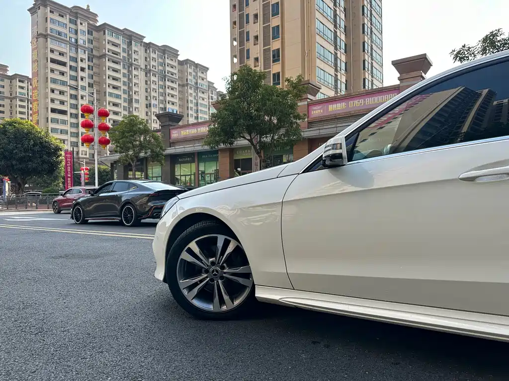 Mercedes-Benz E-Class — миниатюра 4