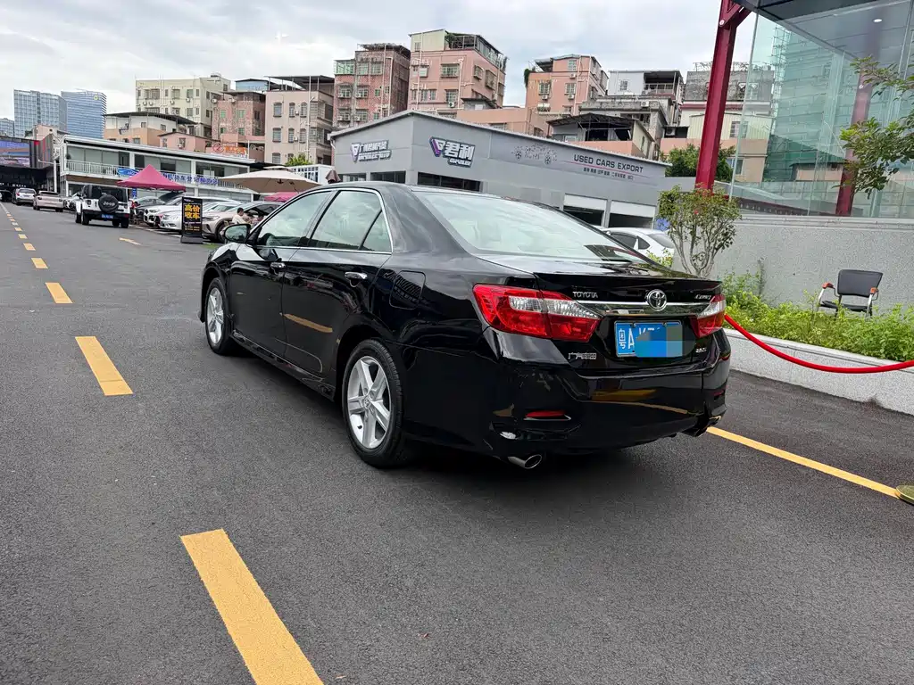 Toyota Camry — миниатюра 6