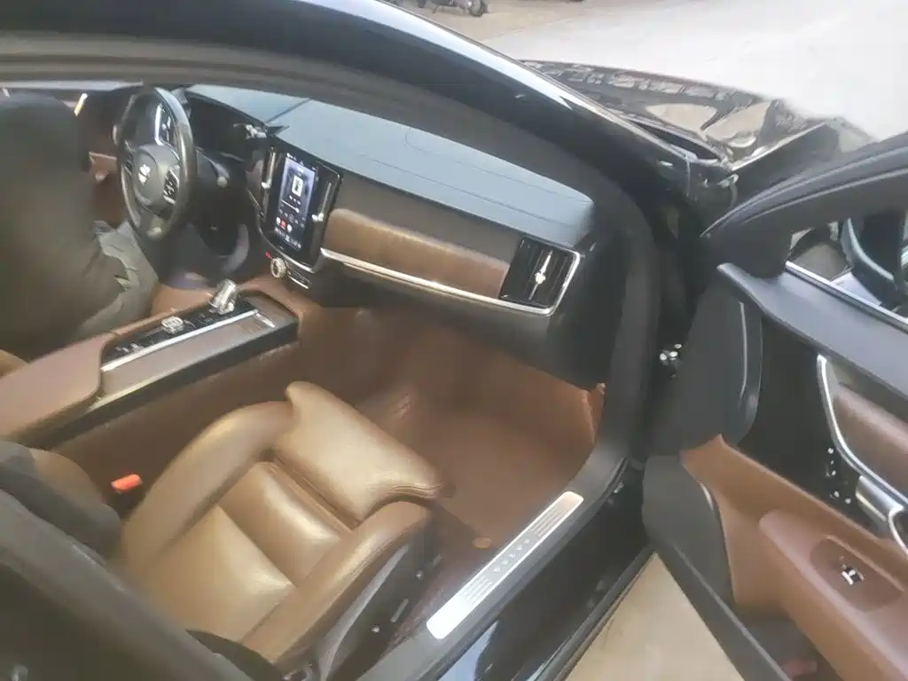 Volvo S90 — миниатюра 19