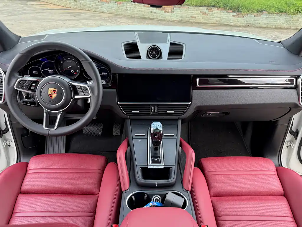Porsche Cayenne — миниатюра 9