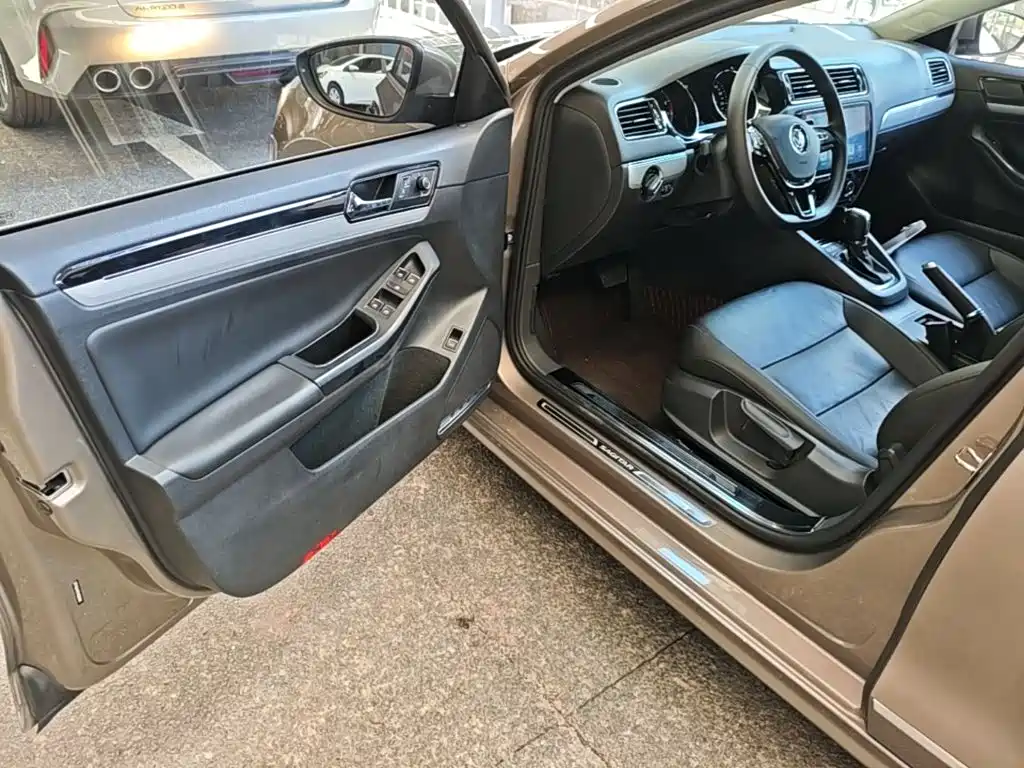 Volkswagen Sagitar — миниатюра 16